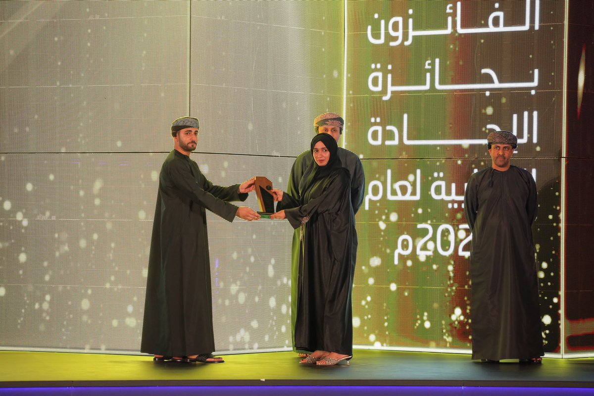 Maith_97's tweet photo. ً
﴿ فَلِلَّهِ الْحَمْدُ رَبِّ السَّمَاوَاتِ وَرَبِّ الْأَرْضِ رَبِّ الْعَالَمِينَ ﴾💙

وسَبق أن تمنينا ما نحنُ
فيهِ الآن؛ فاللهُم لكَ الحمد💙

٢٩ / أكتوبر / ٢٠٢٣ م 
احتفال السلطنة بيوم الشباب العُماني🇴🇲

تشرفت بفوزي بـ جائزة الأجادة الشبابية لفئة الأفراد في مجال البيئة🎖️ https://t.co/uDHJV6FYvv