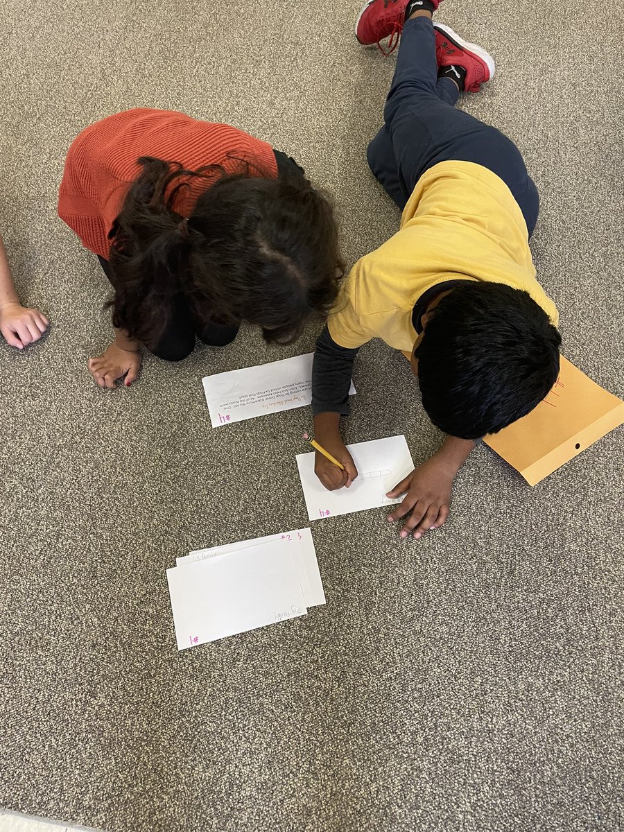 mrsforsythe_gv's tweet photo. Working hard as a team to #PassTheProblem in math βοΈπ° https://t.co/6taGqxuW83