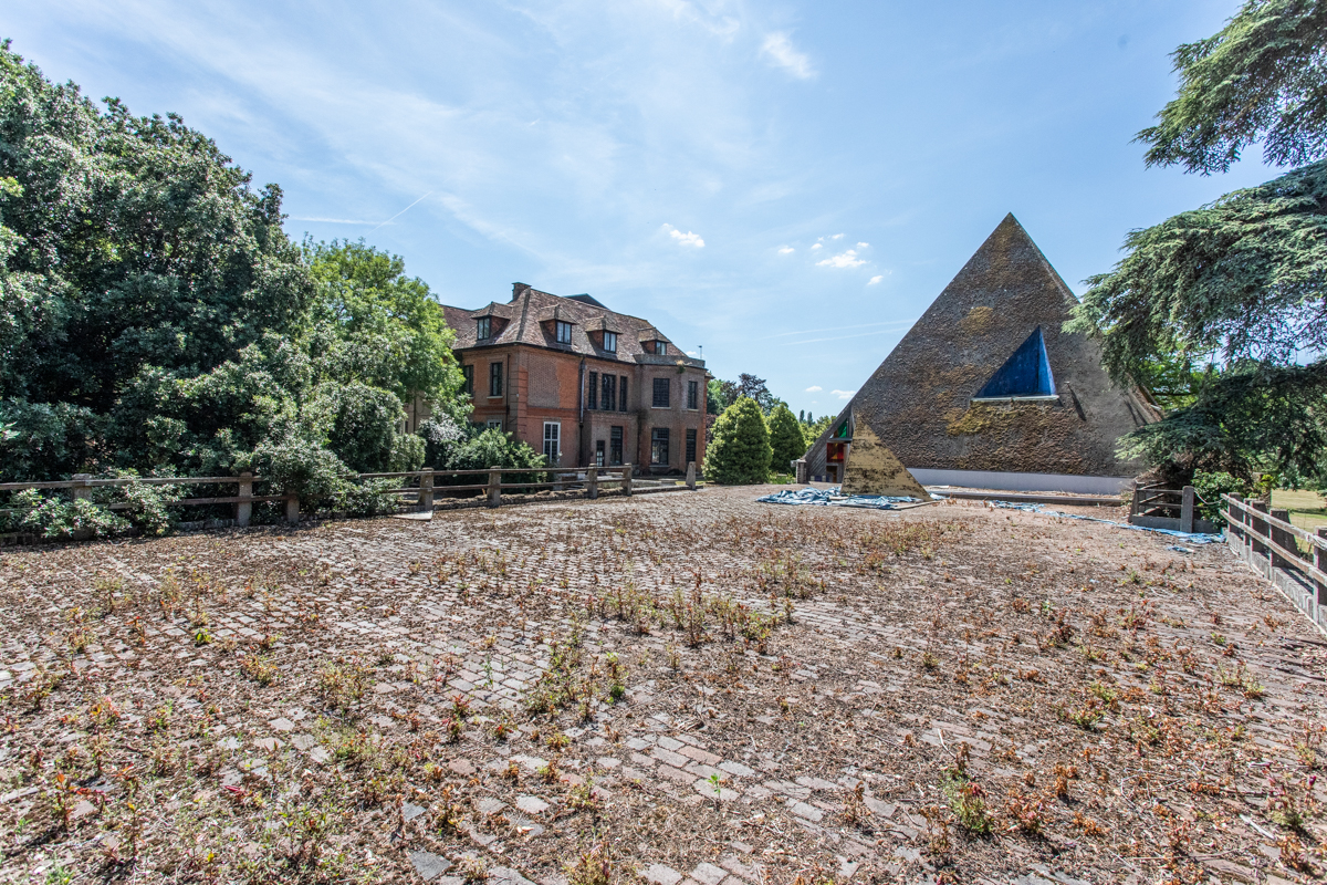 Location Works tweet media