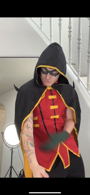 3 pic. Screenshots from my short form costume video https://t.co/rNdbpeTCe5