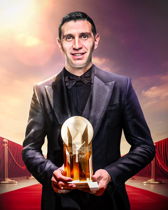 Emiliano Martinez wins Yashin Trophy 2023