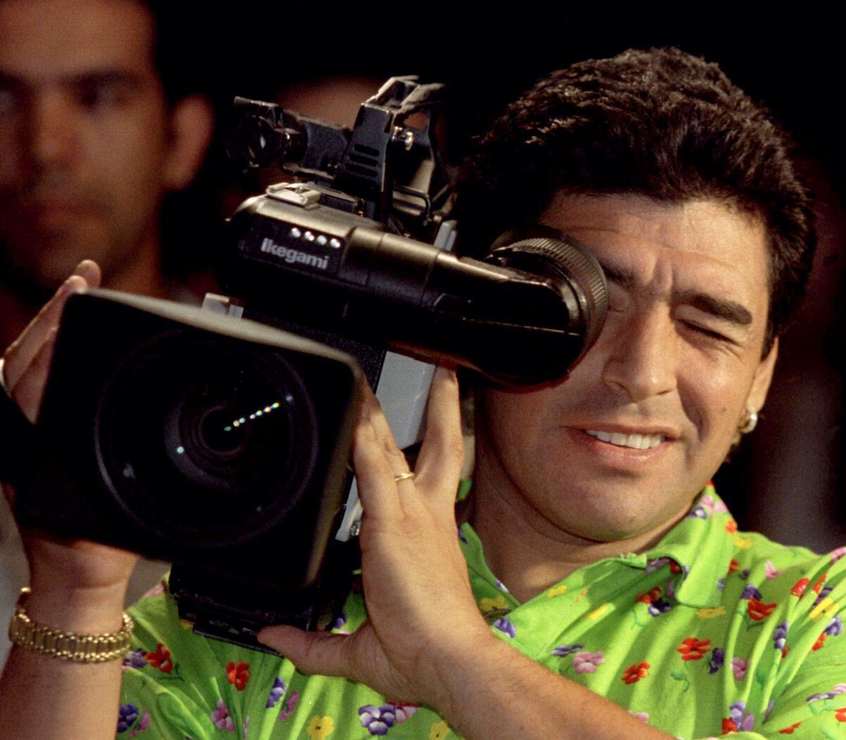 El Dibu hablando.
El camarógrafo enfocando a los franceses: