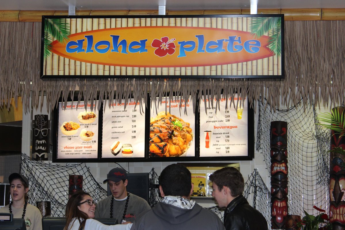 angie1717hdz's tweet image. Tanner Brown, a sophomore at BYU said his favorite place to eat at BYU is Aloha Plate.
#Comms321 #dailyuniverse