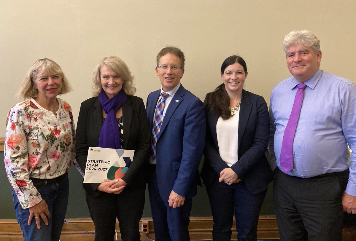 OCH_LCO's tweet photo. Always looking to collaborate with our local #Ottawa MPPs, thanks to @JohnFraserOS @karenmccrimmon for sitting down w/ OCH.

Across the province, housing is a critical need. OCH is building #AffordableHousing &amp; working on more partnerships &amp; investment opportunities to do more🏘️ https://t.co/85lxa2rTJE