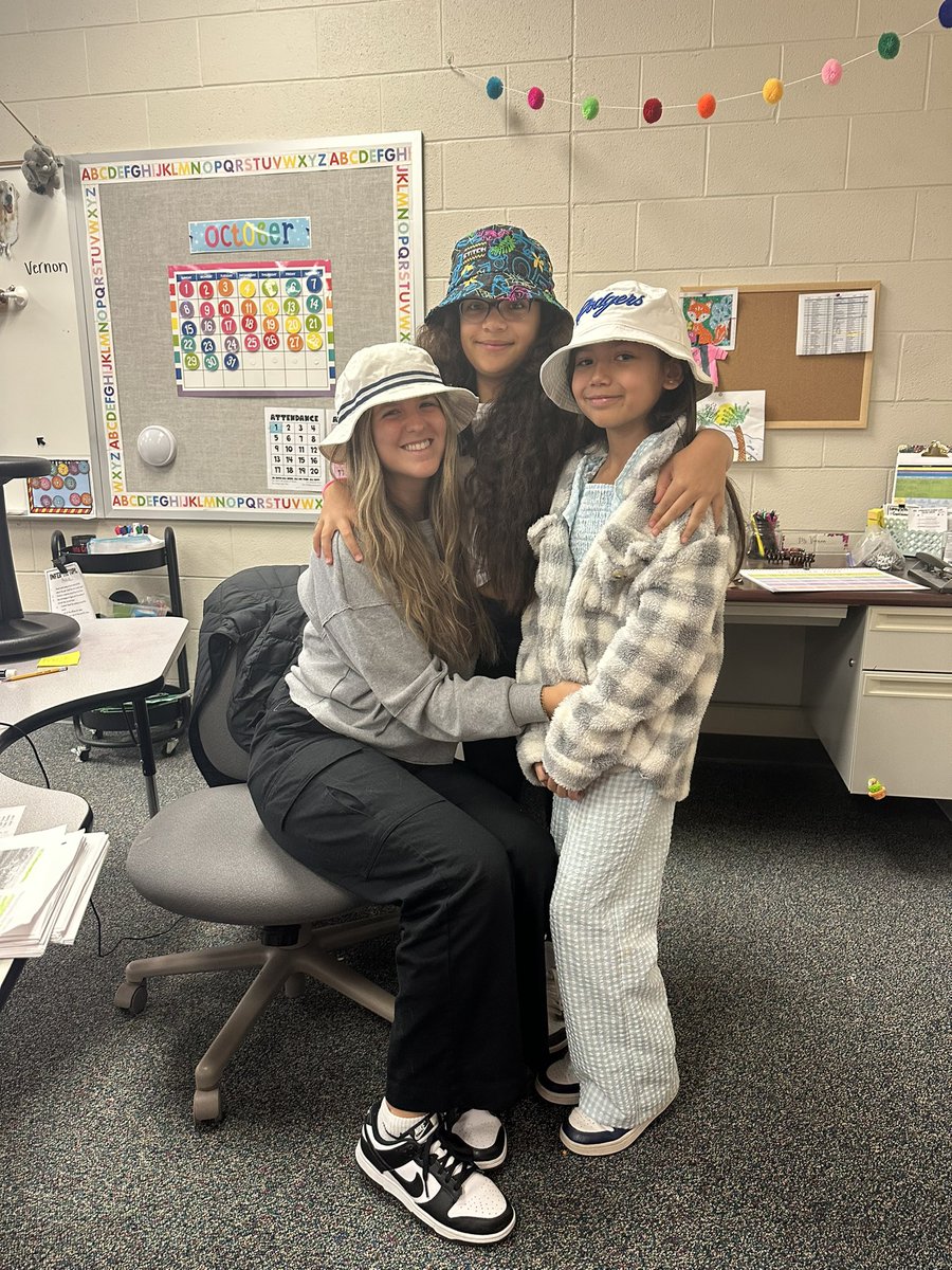 Bucket hat girlies <a href="/SCECardinals/">SCECardinals</a>