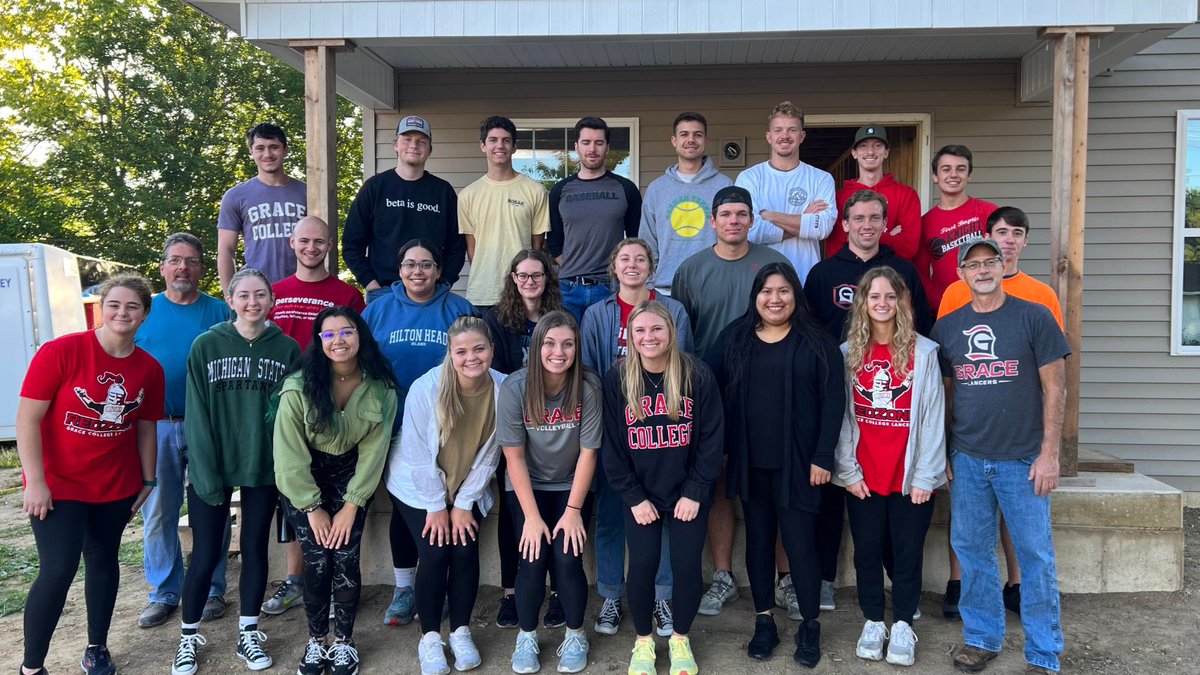 gracecollege's tweet photo. Our accounting students served the community by volunteering at Habitat for Humanity! Learn more here: https://t.co/zObKUqzpDa
#HabitatForHumanity #AccountingStudent #ServeTheCommunity https://t.co/TknIVSEcO7