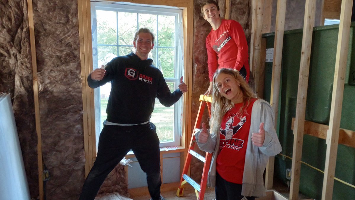 gracecollege's tweet photo. Our accounting students served the community by volunteering at Habitat for Humanity! Learn more here: https://t.co/zObKUqzpDa
#HabitatForHumanity #AccountingStudent #ServeTheCommunity https://t.co/TknIVSEcO7