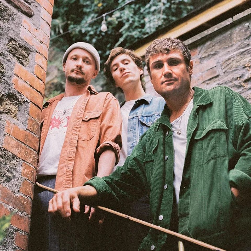 Listen With Monger (@listenwivmonger) on Twitter photo Subdued but stylish new single 'Hotel Room' from <a href="/PatternpusherUK/">Pattern Pusher</a> out now: listenwithmonger.blogspot.com/2023/10/patter… Subdued but stylish new single 'Hotel Room' from <a href="/PatternpusherUK/">Pattern Pusher</a> out now: listenwithmonger.blogspot.com/2023/10/patter…