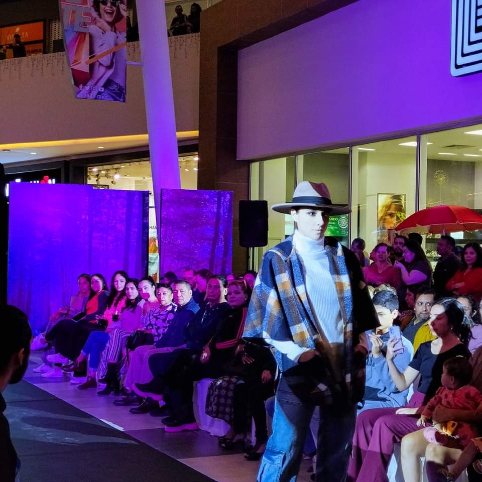 viaaltamx's tweet image. Un poco del #FashionFest ✨ de @liverpoolmexico con su colección Otoño-Invierno 🍁 en #ViaAltaSalamanca 🤌🏼💕
#TUVIAaLaModa