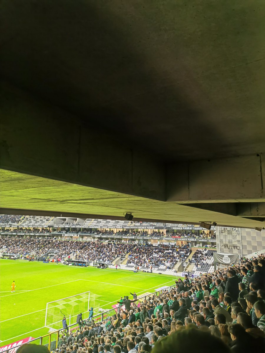 Minuto 28 e grita-se Bas Dost no Bessa 💚

#SportingCP