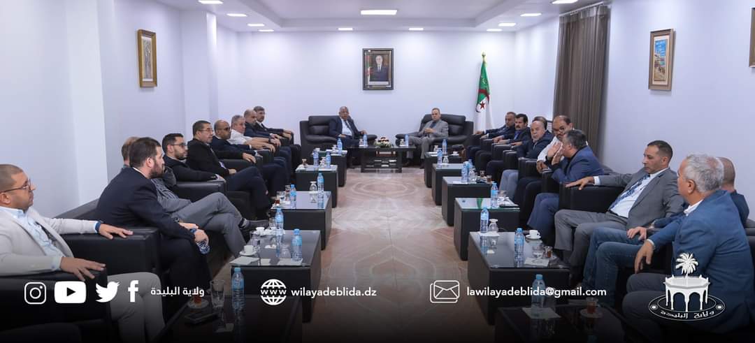 CeimiOfficiel's tweet photo. 📷 في إطار مواصلة النقاشات المفتوحة أمام المستثمرين و الصناعيين قام اليوم بمقر الولاية السيد وشان والي ولاية البليدة  بإستضافة رئيس نادي المقاولين والصناعيين السيد فتحي عمور رفقة مكتبه التنفيدي فاتحا لهم مجال النقاش لمتابعة الملفات الإستثمارية العالقة لإيجاد الحلول.. https://t.co/8h5lmvOkNm