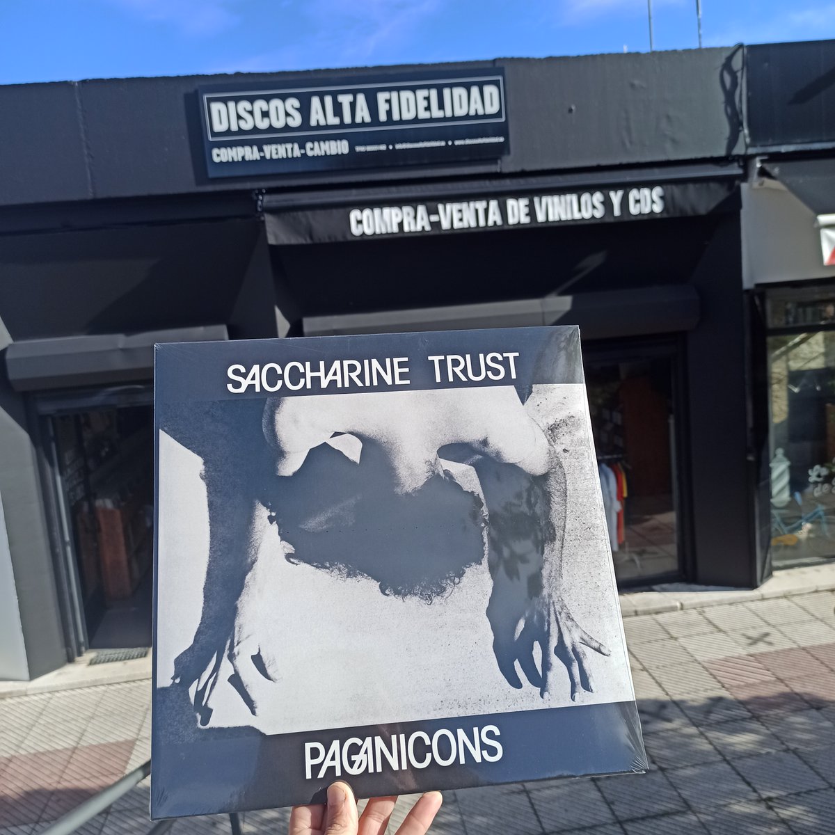 _Altafidelidad's tweet photo. OFERTA! El disonante y excéntrico EP de debut de la banda californiana de post-hardcore Saccharine Trust, Paganicons, lanzado originalmente en SST Records en 1981 está ahora a un precio increíble en esta tiendina de barrio y en su homónima web #SaccharineTrust #punk #posthardcore https://t.co/1Nhiyf3YO6
