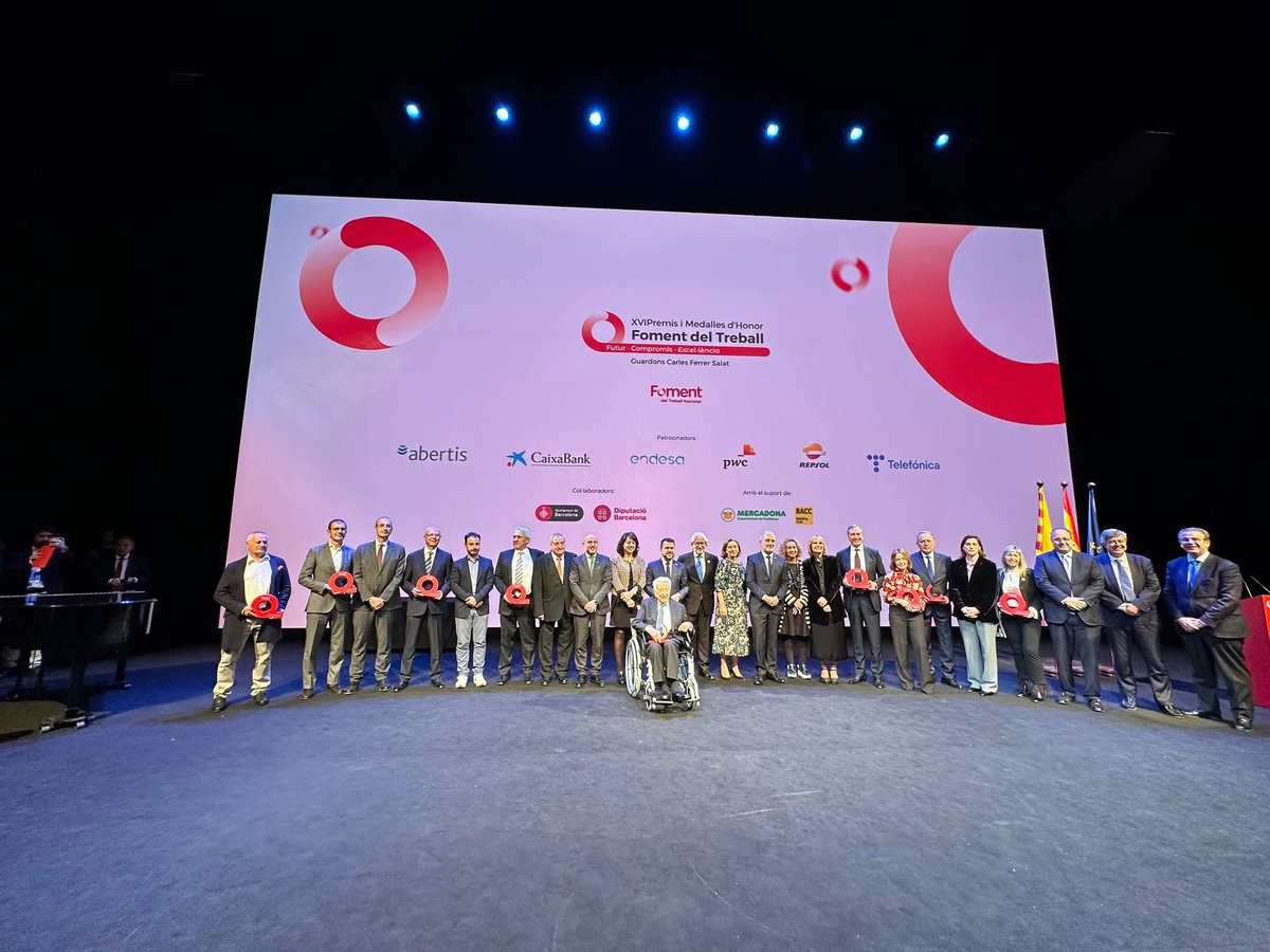 salvadorilla's tweet photo. Un any més, els #PremisFoment reconeixen la tasca empresarial, el compromís de les empreses i les seves destacades trajectòries. Enhorabona a totes les guardonades en aquesta nova edició dels Premis i Medalles d’Honor de @FomentTreball! https://t.co/mhHPmB0BYA