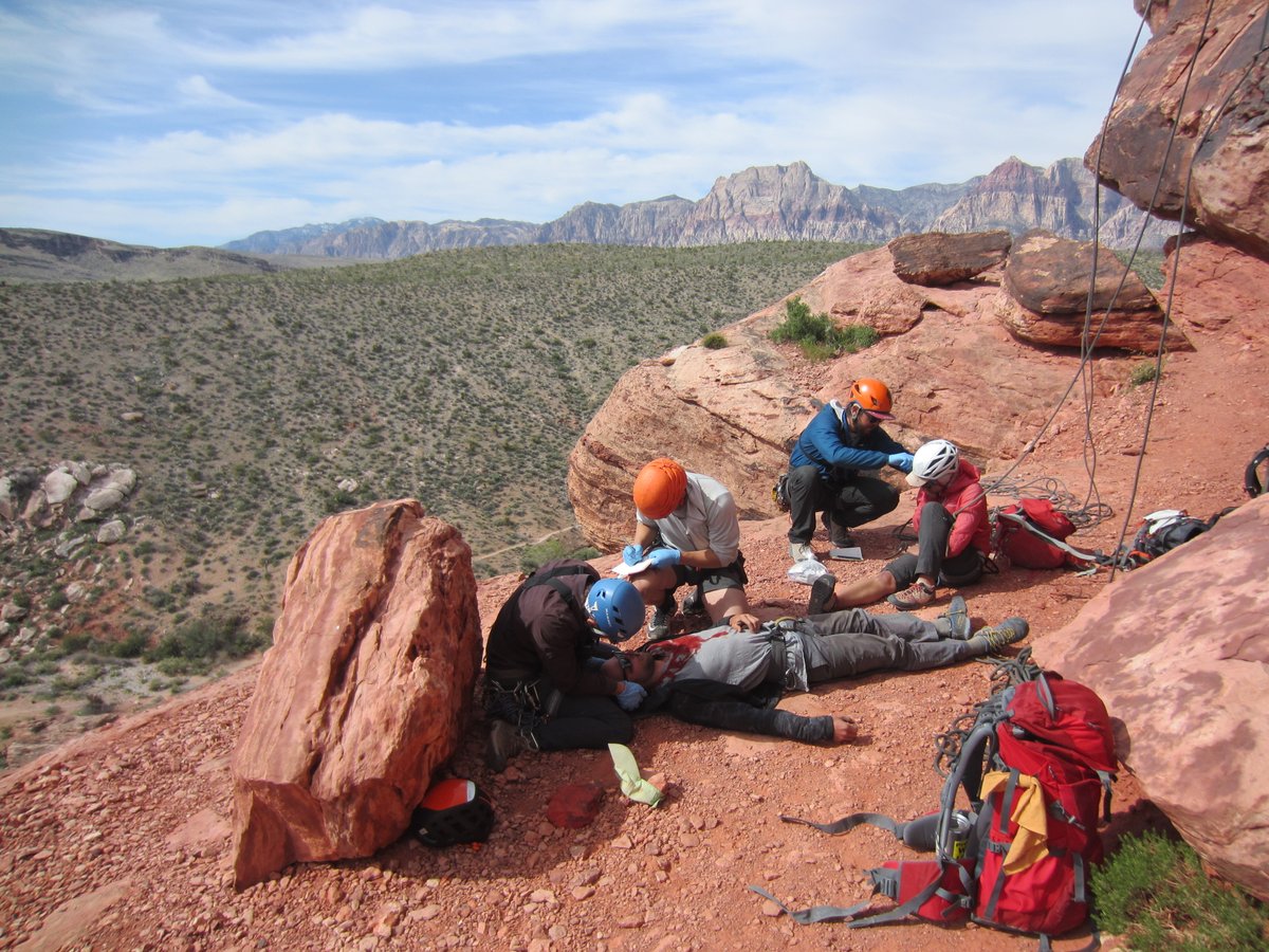 Putting off getting your wilderness medicine certificate? Here's your chance. Click here! bit.ly/3rSr4YD Photo Credit: Bronwyn Burman #NOLSedu