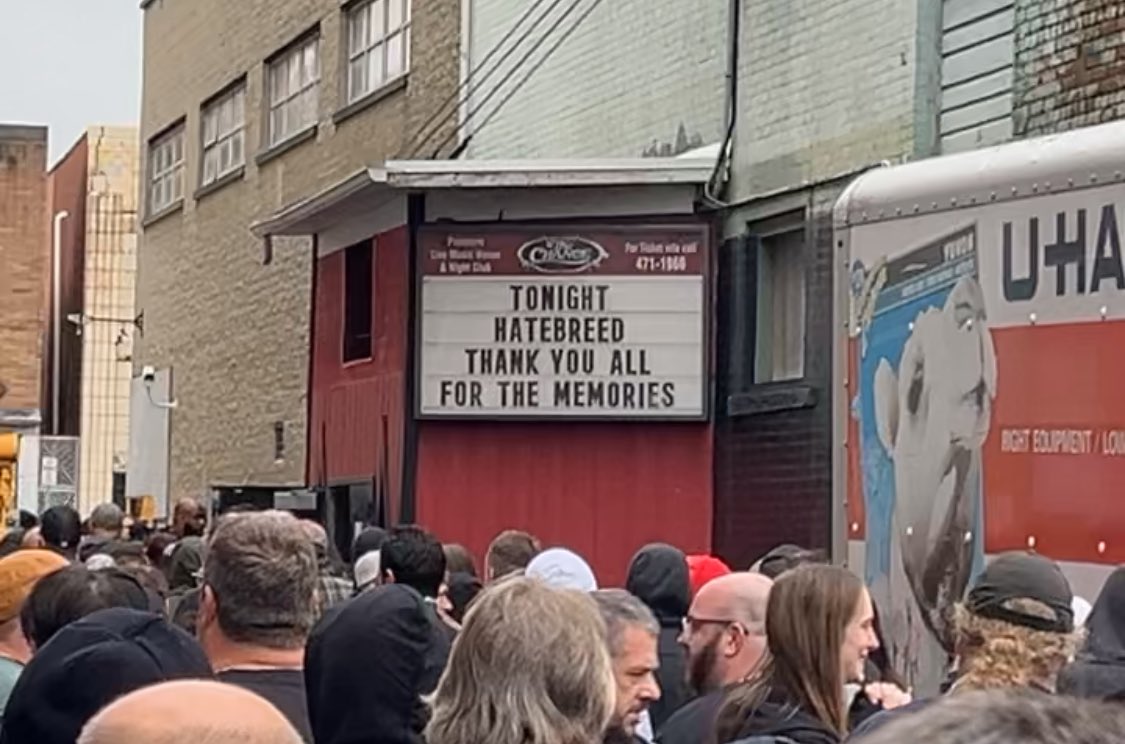 RobertRende's tweet image. Hatebreed 10/29/23 @ The Final Show at The Chance Theater in Poughkeepsie NY. RIP 1970-2023. One final Halloween Chance banger🎃🤘 @hatebreed @TheChanceComplx #hatebreed #thechancetheater #hudsonvalley #poughkeepsie #ny #hardcorepunk #metalcore #HappyHalloween