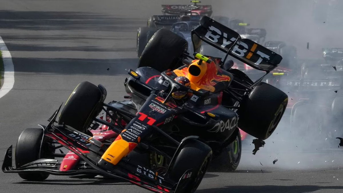 thalmusa's tweet photo. Soy un Checo Pérez en este #MexicoGP llamado amor.

Siempre voy a dar y arriesgar todo aunque termine dándome en la madre 😌👌 https://t.co/fV8jslnyLS