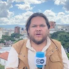 latablablog's tweet image. #PreguntadelaSemana: ¿Por qué un periodista “alemán” (Corresponsal del servicio radiodifusor Deutsche Welle) es el presidente del Consorcio de &quot;onegés&quot; creado hace 30 años por “oligarcas” para promover ejercicio de la &quot;política sin partidos&quot; en Venezuela?
t.me/latablablogDat…