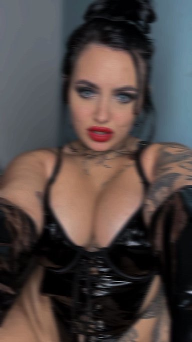 Happy Halloween 🎃   #Halloweekend #Halloween https://t.co/URUXySQ1TN<a href="/tag/halloweekend"class="tags">#Halloweekend</a><a href="/tag/halloween"class="tags">#Halloween</a>