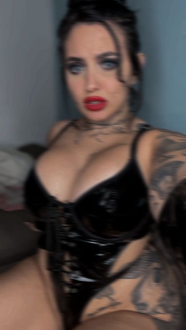 Happy Halloween 🎃   #Halloweekend #Halloween https://t.co/URUXySQ1TN<a href="/tag/halloweekend"class="tags">#Halloweekend</a><a href="/tag/halloween"class="tags">#Halloween</a>