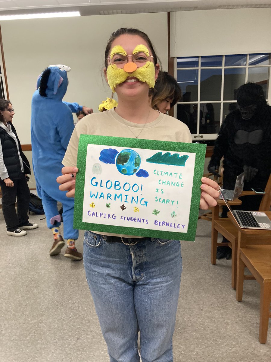 paige_lieblich's tweet photo. The Lorax needs to speak for the trees! Listen up🌲🧡🗺#climatechangeisscary #UCBerkeley @Cal_PIRG @SenatorSkinner @StudentPIRGs @actonclimateUS https://t.co/Lg6wbb8oYI