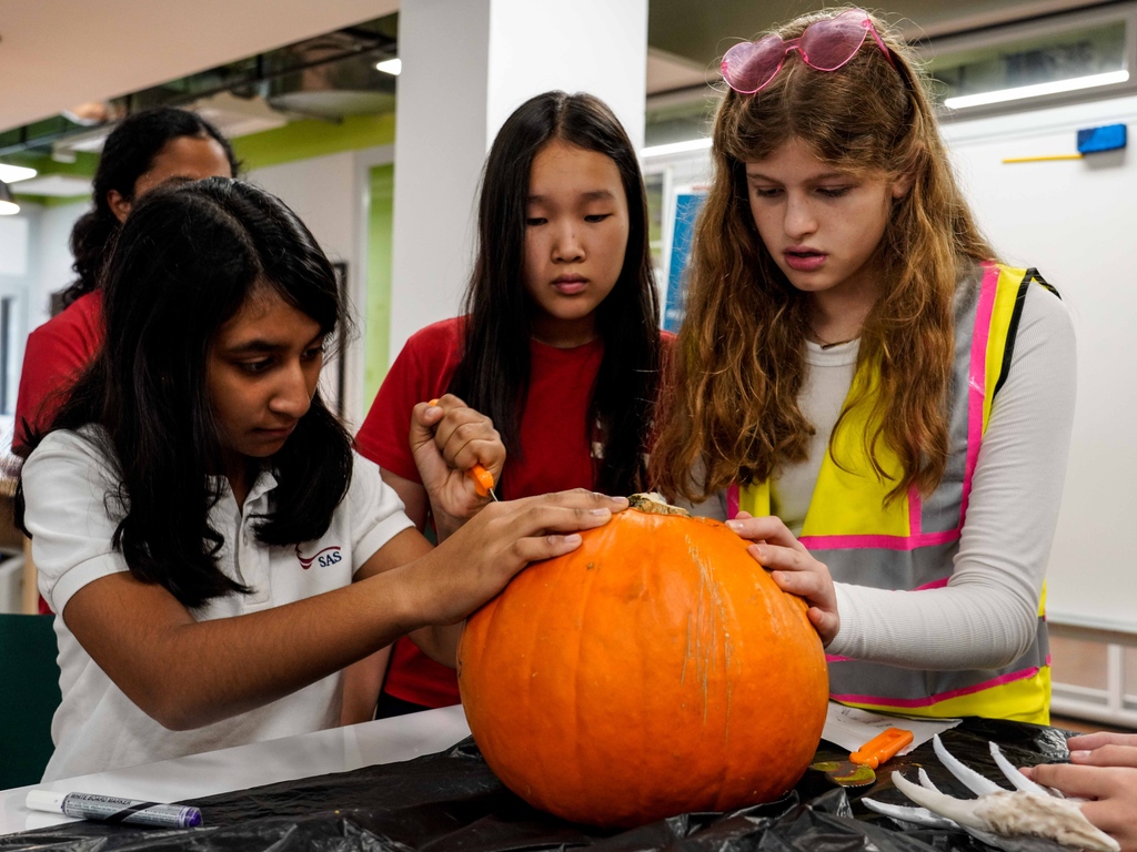 Carving out some gourd-geous memories for Halloween 2023 at #SASedu 🎃