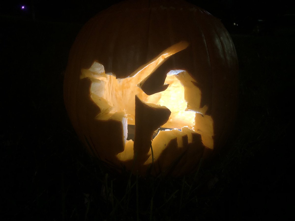 SplatGeo's tweet image. My ass didn’t know what to do for my pumpkin so I just make EVO moment 37 💀