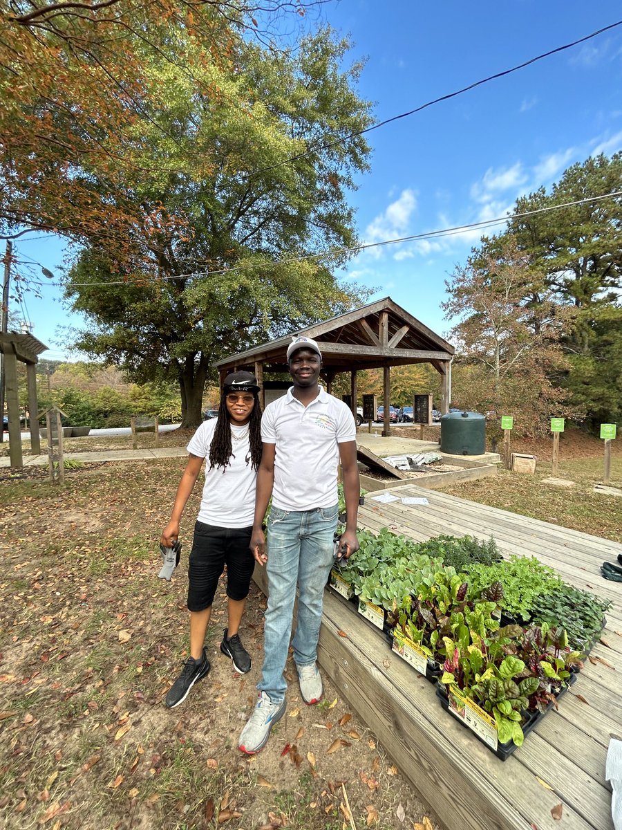 KITES (@kitesforkids) on Twitter photo Planting veggies <a href="/APSHAES/">Harper-Archer Elementary School</a> . Grateful to Home Depot for supplies & volunteers & <a href="/Scotts_MGro/">ScottsMiracle-Gro</a> for donating veggies. <a href="/HomeDepot/">The Home Depot</a> <a href="/roroatthedepot/">Rocio Gomez</a> Planting veggies <a href="/APSHAES/">Harper-Archer Elementary School</a> . Grateful to Home Depot for supplies & volunteers & <a href="/Scotts_MGro/">ScottsMiracle-Gro</a> for donating veggies. <a href="/HomeDepot/">The Home Depot</a> <a href="/roroatthedepot/">Rocio Gomez</a>