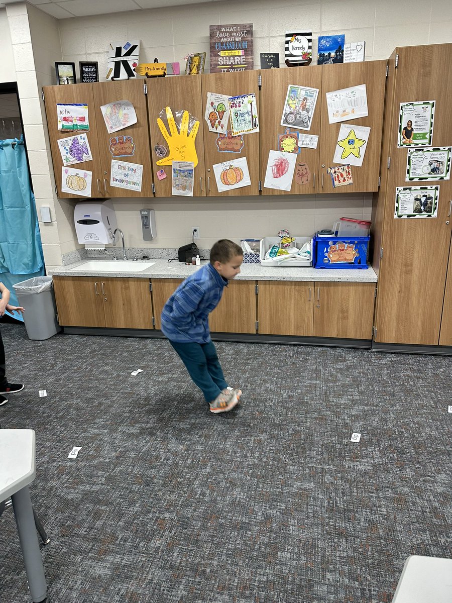 Reading words and play hopscotch #reedsvillesd