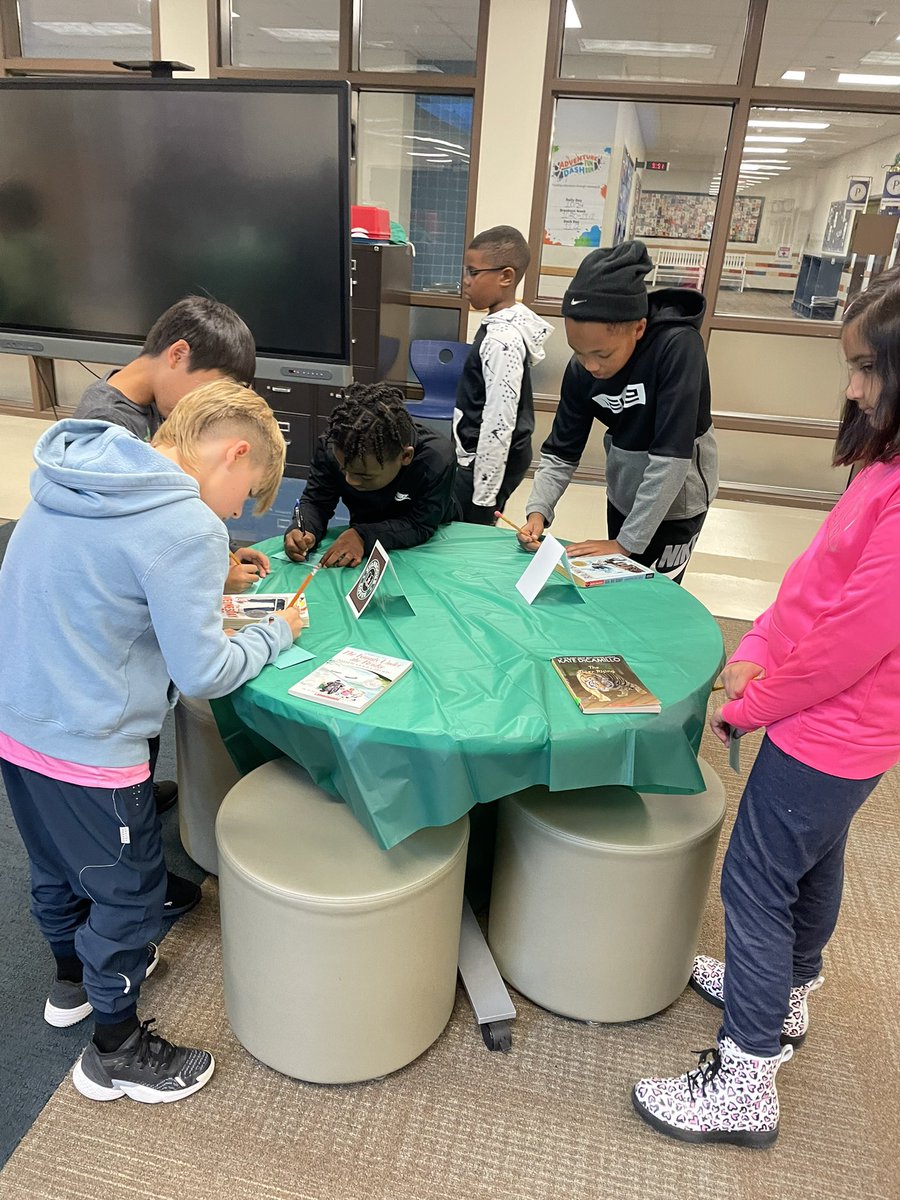 gibbschfrisco's tweet photo. Book Club launch at “Starbooks” for our 5th graders today! It was so much fun seeing our kids orient and find compelling books at the book tasting! @PhillipsElem @FadayomiQ https://t.co/JT6TarSJ2U