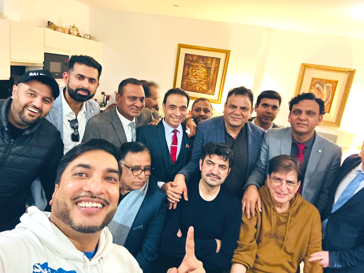 A beautiful evening with the die hard soldiers of PTI. England worker conventions on its way: 
Watch this space 
@JahangirChico @AzharSiddique @sherafzalmarwat #ptiuk #ImranKhan #ImranKhanFightingForPakistan #fundraisingevents