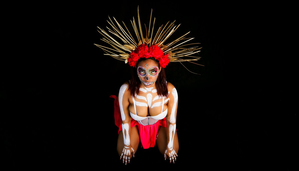 Freyathor_br's tweet photo. 💮💀Halloween  #CAM4Halloween #CAM4 https://t.co/UJdgEo95bu https://t.co/XC7BG8aVtX