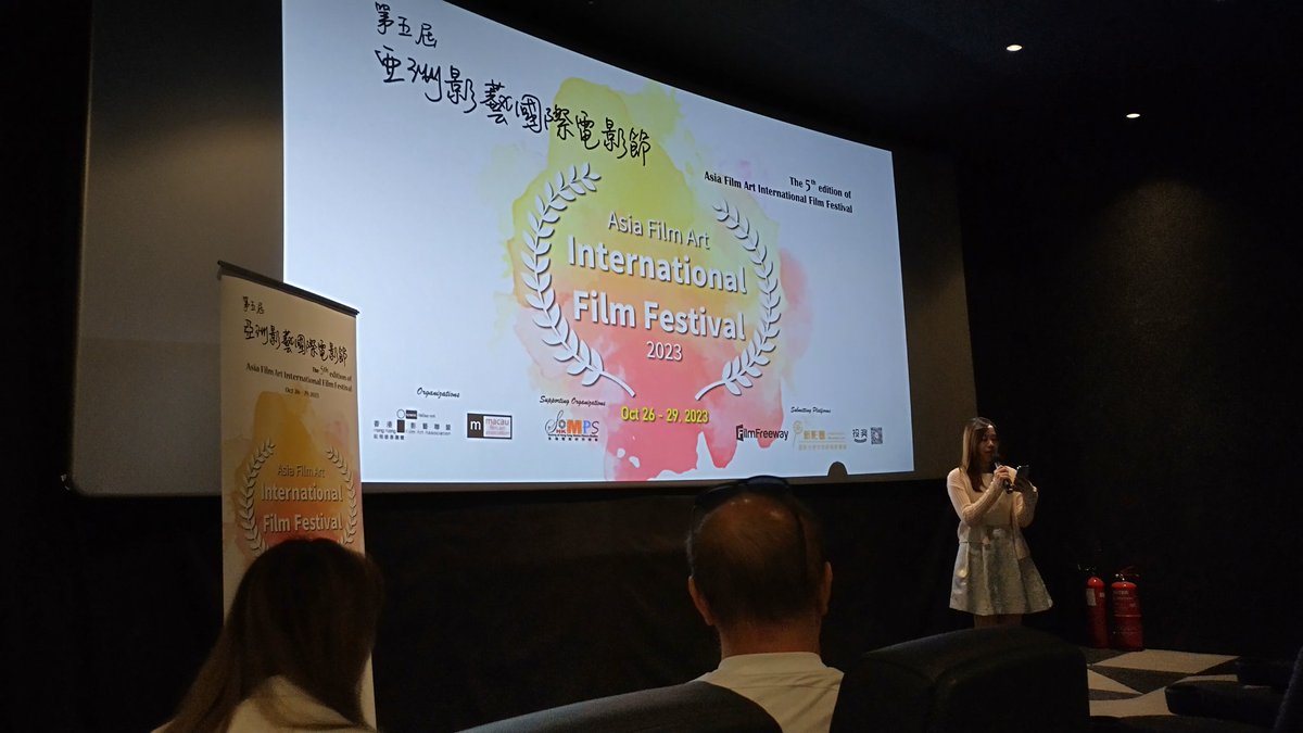 Fumitaka_Endo's tweet photo. 祝❗『#ラフラフダイ』
🏆香港映画祭 【審査員特別賞】受賞です‼️
上映をただ楽しんでいた直後の発表で焦りました笑

製作陣、#飯田 の方、観て頂いた方、携わって頂いた全ての方の想いと笑いが詰まった結晶です。皆様改めてありがとうございます。
これからも、もっと世界に広がりますよう!
#松本卓也 https://t.co/lhmRZUn55G