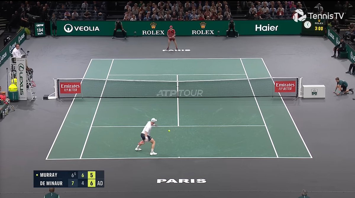 JeuSetMaths's tweet photo. Alex de Minaur face à Andy Murray en 2023 :
🟠 Terre : Monte Carlo ✅
🟢 Gazon : Queen's ✅
🔵 Dur ext. : Pékin ✅
🔵 Dur int. : Paris ✅

Pour la première fois depuis 2016 (Murray vs Raonic), un joueur a réussi à battre un autre joueur sur toutes les surfaces au cours d'une saison !