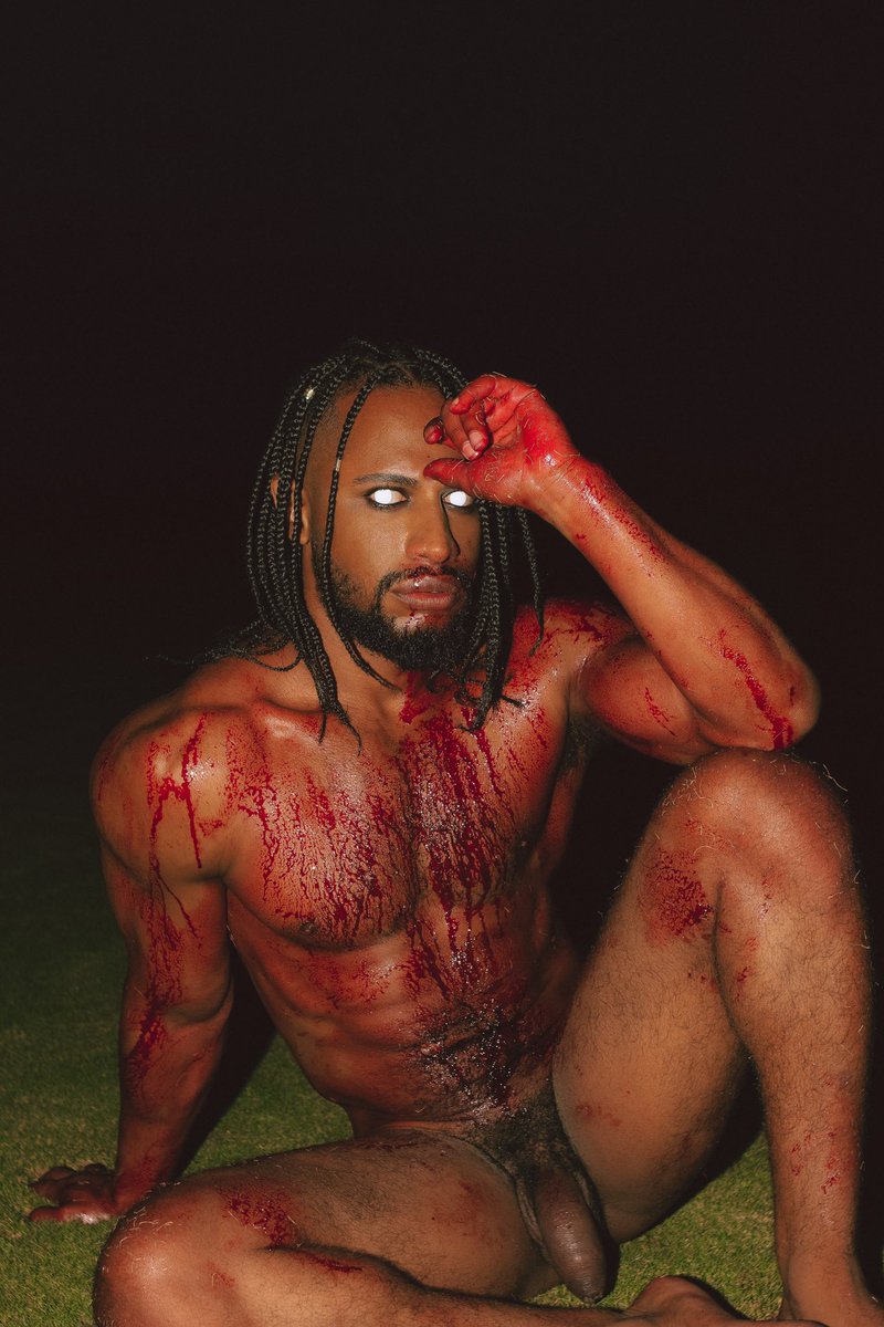 #Halloween 😈

Photography: <a href="/vncsff/">fe</a>