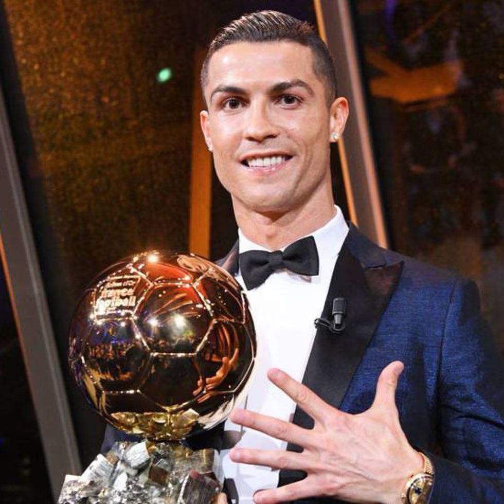 PabloEscobarRM_'s tweet photo. Nunca olvidar que este animal fue capaz de competirle de tu a tu al mejor jugador de todos los tiempos, nada que reprocharle 🐐🐐 https://t.co/44NqFHbnAs