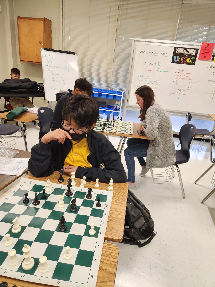 w3_got_this's tweet photo. How do SRMS scholars relax after a productive day? We exercise our brains some more! @NISDRoss #chessisfun #braingames https://t.co/rCxA7awTza