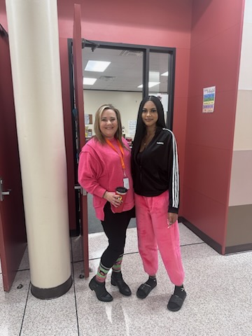SOAR_LINC_NHS's tweet photo. Today was @AliefISD #PINKOUT and the kick-off to our Red Ribbon Week with crazy socks! #VamosSOARLINC #WeAreAlief #ThisIsHowWeDoIt #RedRibbonWeek https://t.co/R5Pqs19mev