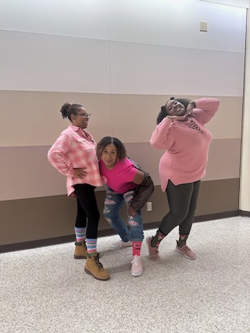 SOAR_LINC_NHS's tweet photo. Today was @AliefISD #PINKOUT and the kick-off to our Red Ribbon Week with crazy socks! #VamosSOARLINC #WeAreAlief #ThisIsHowWeDoIt #RedRibbonWeek https://t.co/R5Pqs19mev