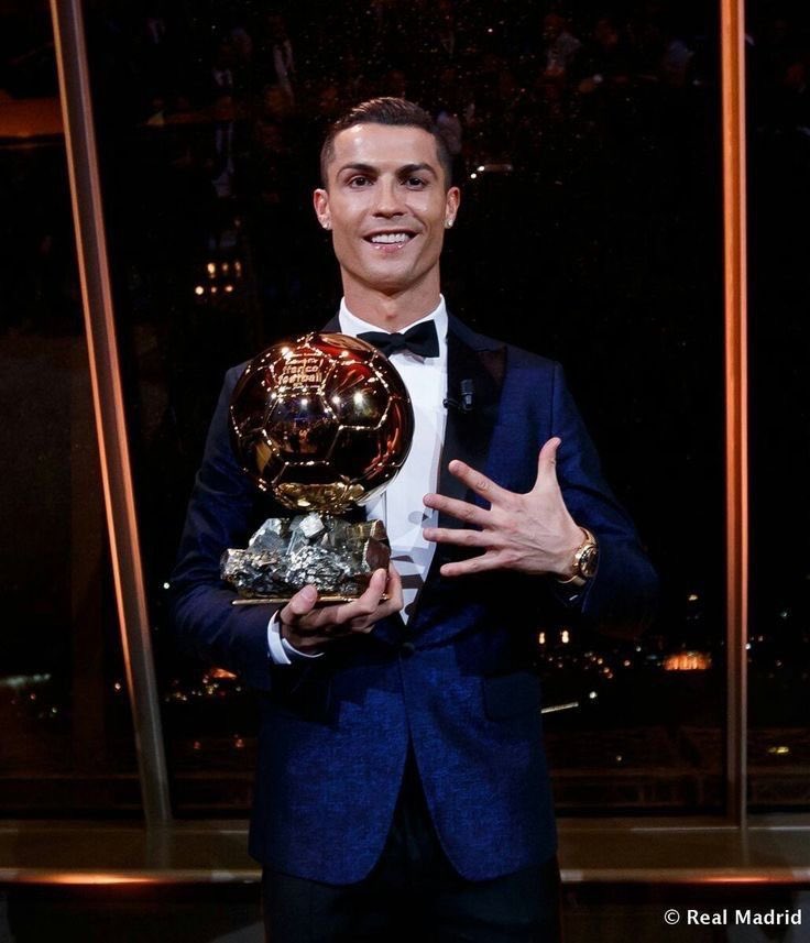 Cómo los a tenido mamando este tío a los de la fifa y a los muchos medios que le tiran hate y lo menosprecian. 

Se han unido todos para hacer la campaña más grande y corrupta para dejar bien a un jugador y dejar por los suelos al otro. 

El debate no acabó en la cancha….