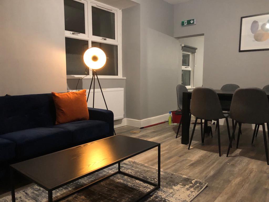 Here we go our recent completion now the furniture been installed over the weekend and now ready for tenants!

This project was a full conversion with 6 Bedrooms &amp; 6 En-Suite

#hintonpayne #hmo #hmoinvestor #hmoproperty #buildteam #projectmanagement 

hintonpayne.com