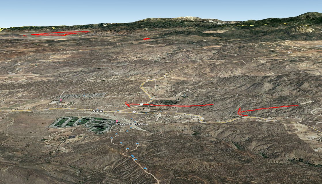 engineco16's tweet image. Dangerous rate of spread now. The fire has jumped Hwy.371 and is now in the flat and lighter fuels. This was my first in area for 6 years, plenty of room to run now. #HighlandFire Hwy.371 x/Hwy.79 #Aguanga #Anza  #Temecula here we come.