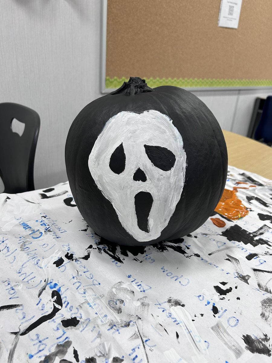 Getting reading for the DDW Pumpkin Contest!