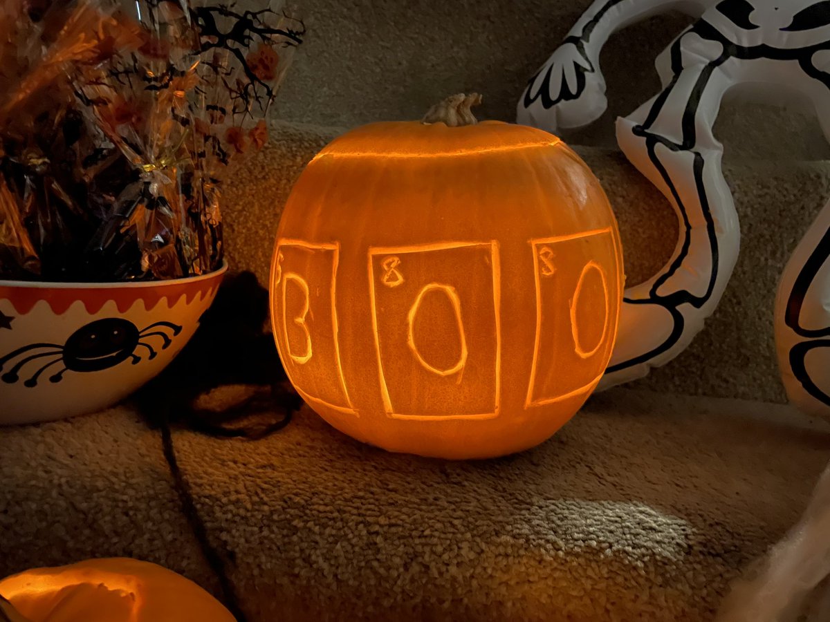 DrTippen's tweet photo. Getting ready for guising  tomorrow🎃

Why do you go to jail for throwing sodium chloride at somebody? Answer: It's a salt.
@LenzieChem https://t.co/apPdOCFNFm