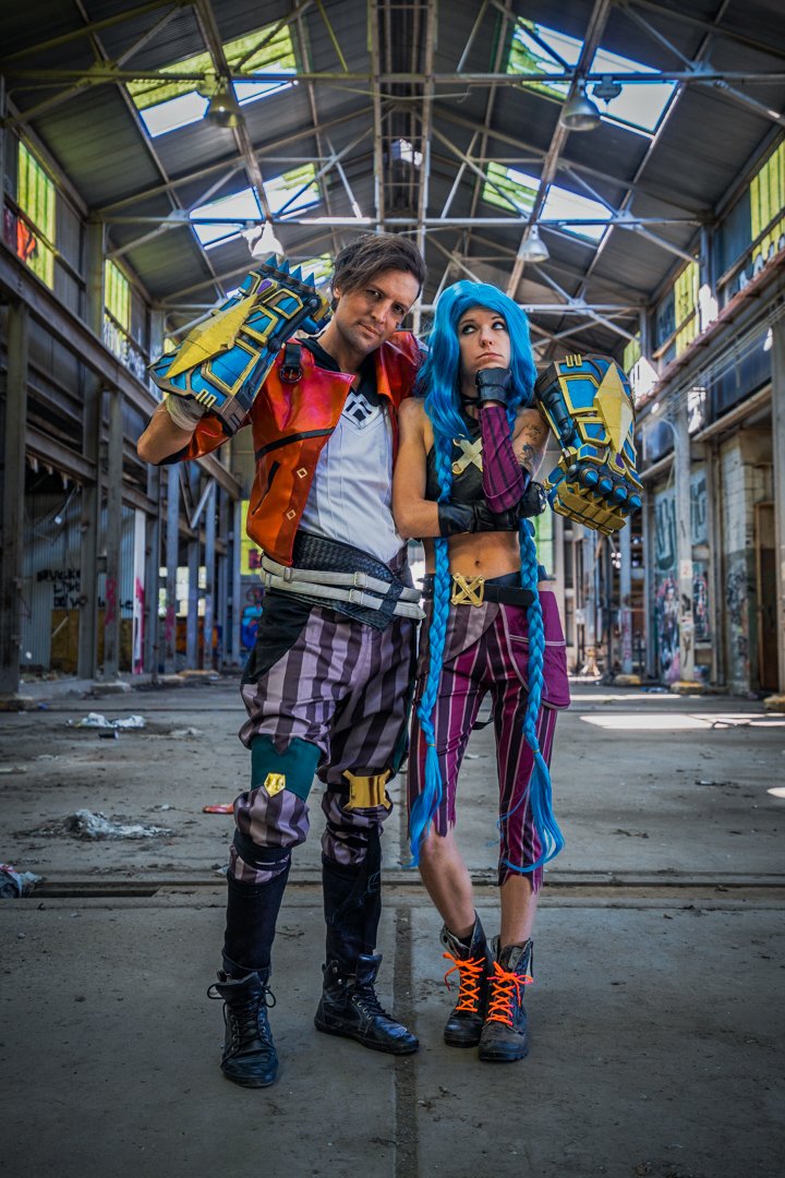 Eeveecrepes's tweet photo. #arcanecosplay #leagueoflegendscosplay #vicosplay #jinxcosplay #arcanevicosplay #arcanejinxcosplay #jinxandvi #jonxarcanecosplay #couplescosplay https://t.co/HP4c1sNbM8