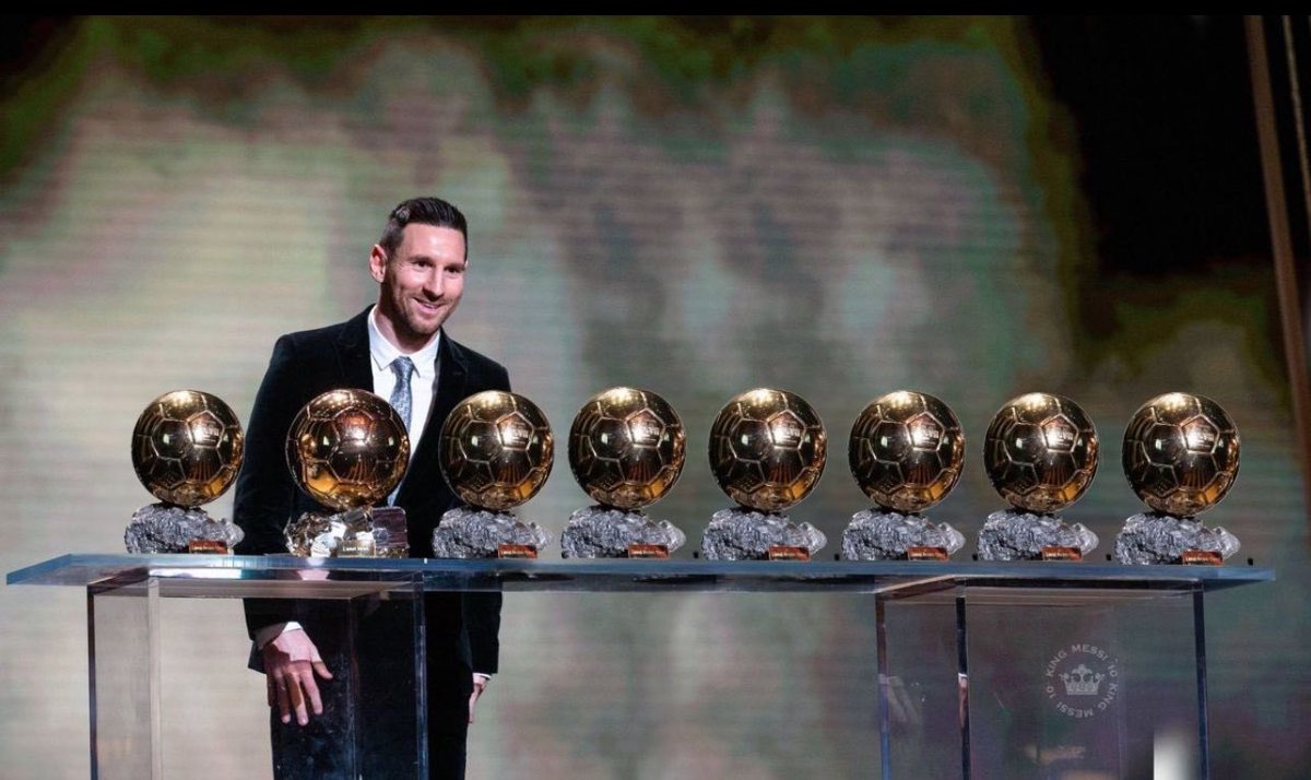 aseiljr's tweet photo. The best always and forever 
Messi Messi Messi 8 🐐👑❤️
 #BallonDor https://t.co/fntIQP2lBf