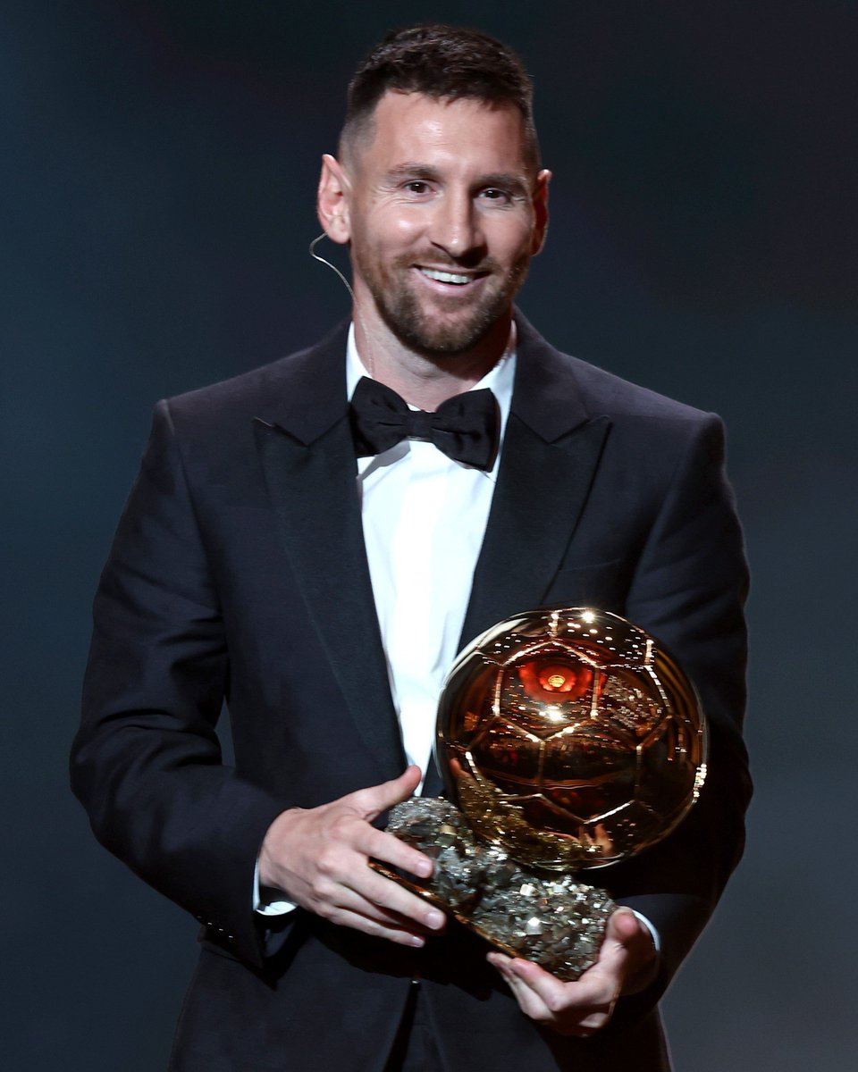 SoldadoDeMessi's tweet photo. Mientras las generaciones pasan.

Él sigue siendo el número uno. https://t.co/AMFHylFFCY