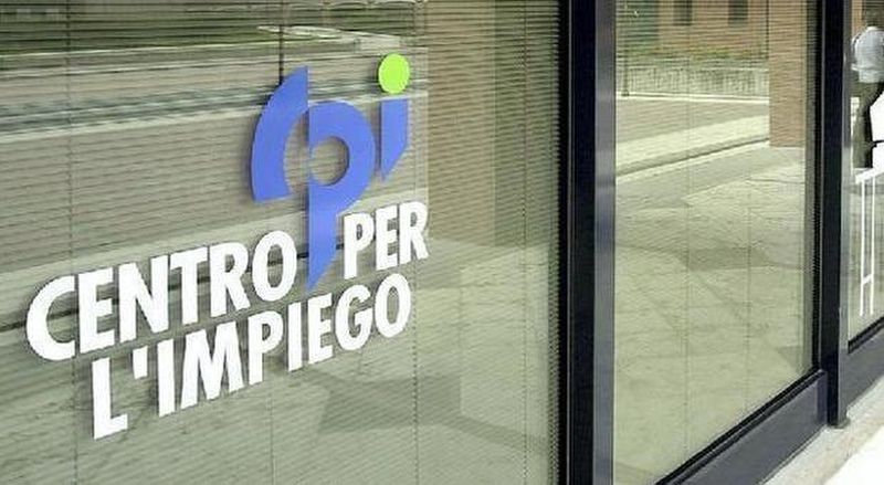 Francesco_Vozza's tweet photo. E finalmente Valentina potrà andare dove l'attendono con ansia da qualche settimana #GrandeFratello https://t.co/8j8pxlW2qI