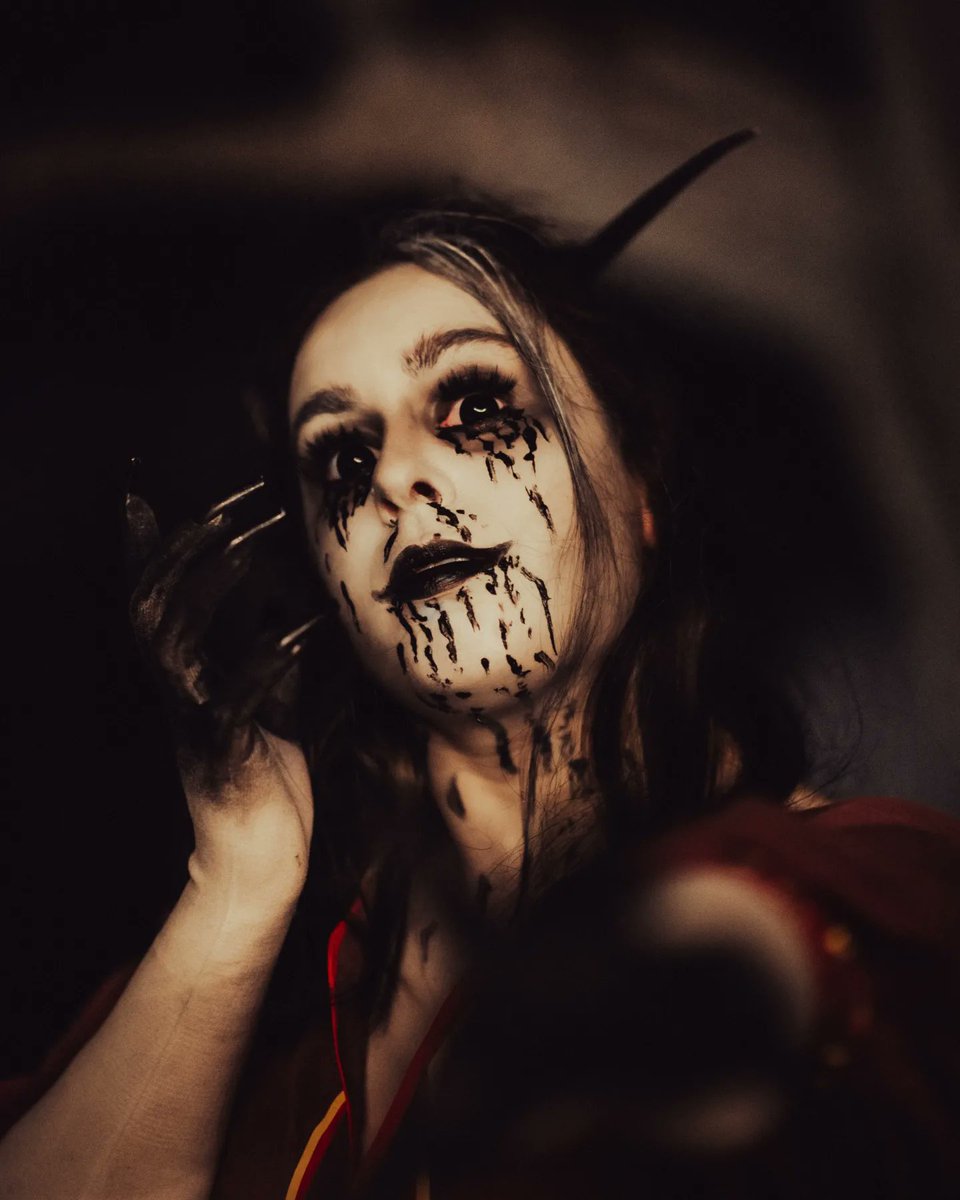 britney75817902's tweet photo. Some more spooky shots for a spooky day.
Again I'm so happy with how these turned out and I can't wait to do it again.

📸: @eye_for_epic 

Laudna belongs to @marisha_ray , @critical_role 

#criticalrolecosplayer #criticalrolelaudna #cosplay #criticalrole https://t.co/H8cR8L0AA0