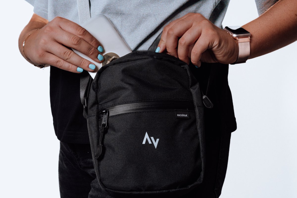 axomostores's tweet image. Cross body bags? Yes. Cross body bags customized with your logo? YES. shop.axomo.com/user-catalog...
#swag #CustomSwag #crossbodybag #companyculture #brandedswag #employeeapparel #branded #customapparel