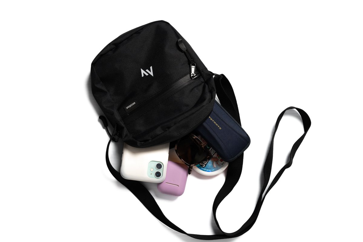 axomostores's tweet image. Cross body bags? Yes. Cross body bags customized with your logo? YES. shop.axomo.com/user-catalog...
#swag #CustomSwag #crossbodybag #companyculture #brandedswag #employeeapparel #branded #customapparel